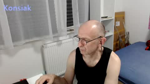 Snapshot of konsiak chatting on April 26, 7:22 pm Komsiak online show from April 26, 7:22 pm