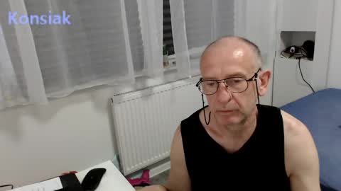Snapshot of konsiak chatting on May 3, 4:46 pm Komsiak online show from May 3, 4:46 pm