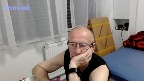 Snapshot of konsiak chatting on June 5, 6:46 pm Komsiak online show from June 5, 6:46 pm