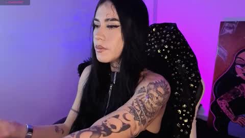 Snapshot of korolovaa chatting on November 9, 11:03 pm korolova online show from November 9, 11:03 pm