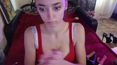 Gal online show from December 11, 10:47 am