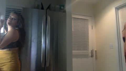 Snapshot of koyoteej chatting on January 18, 8:10 am koyoteej online show from January 18, 8:10 am