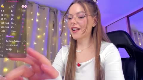 Snapshot of koza_dereza_ chatting on December 5, 4:23 pm Jess online show from December 5, 4:23 pm