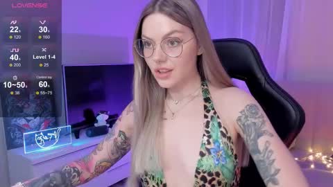 Snapshot of koza_dereza_ chatting on October 4, 4:49 pm Jess online show from October 4, 4:49 pm