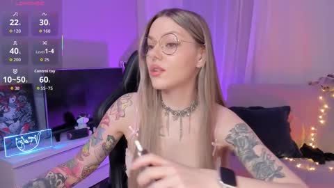 Snapshot of koza_dereza_ chatting on October 10, 5:23 pm Jess online show from October 10, 5:23 pm