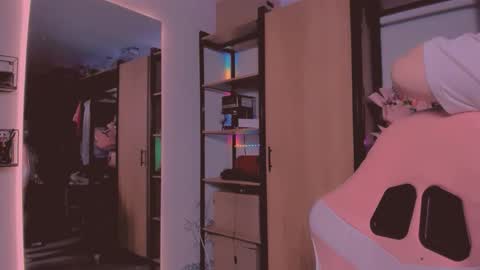 Khloe online show from January 15, 3:22 am