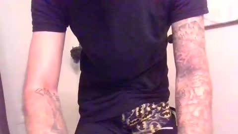 Snapshot of krasher2313 chatting on February 17, 2:19 am hard hung horny online show from February 17, 2:19 am