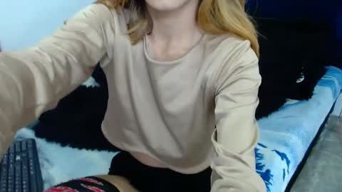 kratos_and_afrodita online show from January 15, 12:04 am