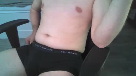 Snapshot of kravensin chatting on February 19, 2:35 pm kravensin online show from February 19, 2:35 pm