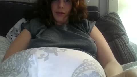 Snapshot of krazyred1027 chatting on February 20, 6:10 am krazyred1027 online show from February 20, 6:10 am