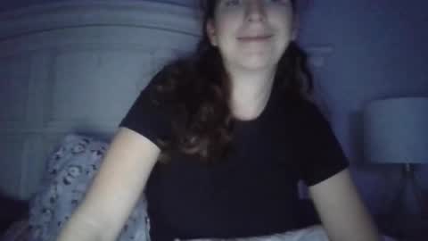 Snapshot of krazyred1027 chatting on February 23, 11:40 am krazyred1027 online show from February 23, 11:40 am