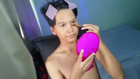 Snapshot of krimpie_xx chatting on July 10, 2:38 am krimpie_xx online show from July 10, 2:38 am