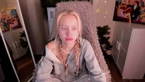 kris_grant online show from December 4, 10:35 am