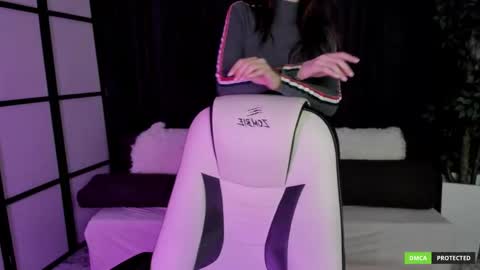 krisdoeil online show from November 29, 2:47 am