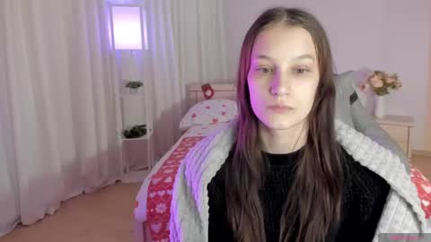 Snapshot of krisdoeil chatting on January 19, 2:04 am krisdoeil online show from January 19, 2:04 am