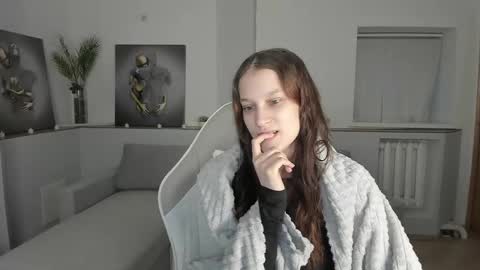 Snapshot of krisdoeil chatting on February 2, 2:10 am krisdoeil online show from February 2, 2:10 am