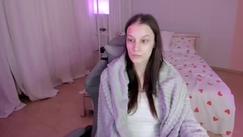 Snapshot of krisdoeil chatting on February 24, 2:20 am krisdoeil online show from February 24, 2:20 am