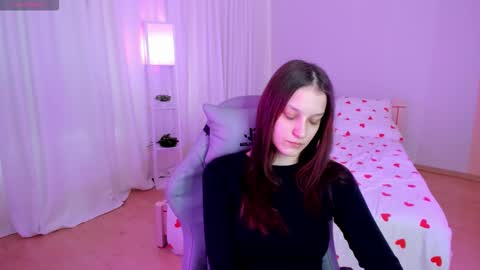 Snapshot of krisdoeil chatting on March 13, 2:18 am krisdoeil online show from March 13, 2:18 am