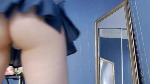 kriskras__ online show from September 12, 5:18 am