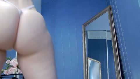 kriskras__ online show from October 28, 5:22 am