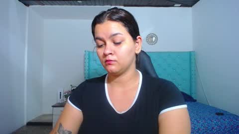 Snapshot of kriss_sweetboobs chatting on January 9, 1:02 pm kriss_sweetboobs online show from January 9, 1:02 pm