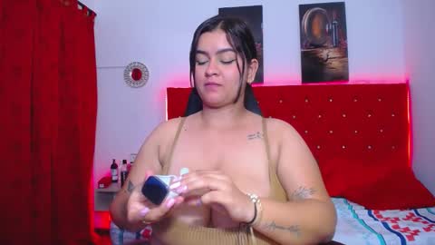 Snapshot of kriss_sweetboobs chatting on January 26, 5:44 pm kriss_sweetboobs online show from January 26, 5:44 pm