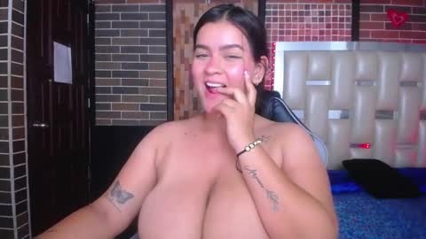 Snapshot of kriss_sweetboobs chatting on February 26, 3:30 pm kriss_sweetboobs online show from February 26, 3:30 pm
