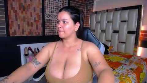 Snapshot of kriss_sweetboobs chatting on September 18, 6:43 pm kriss_sweetboobs online show from September 18, 6:43 pm