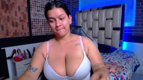 Snapshot of kriss_sweetboobs chatting on September 26, 12:53 pm kriss_sweetboobs online show from September 26, 12:53 pm