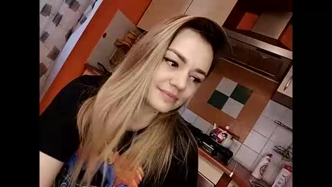 Snapshot of krisssexi chatting on January 15, 6:43 am KrissSexi online show from January 15, 6:43 am