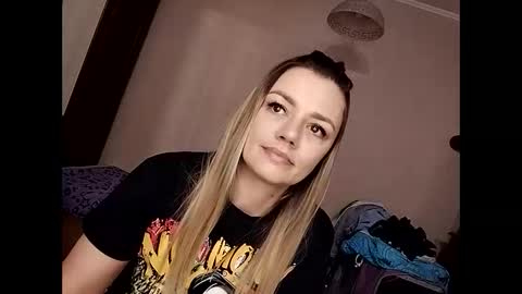 Snapshot of krisssexi chatting on January 22, 9:46 am KrissSexi online show from January 22, 9:46 am