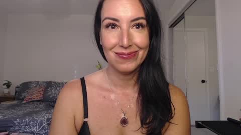 Snapshot of krissy2024 chatting on December 6, 1:00 pm Krissy online show from December 6, 1:00 pm