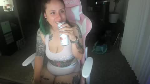 Snapshot of kristajay chatting on October 21, 3:07 am Krista online show from October 21, 3:07 am