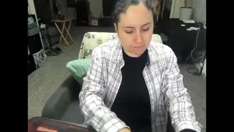 Snapshot of kristajay chatting on February 5, 3:44 am Krista online show from February 5, 3:44 am