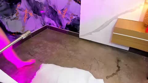 Snapshot of kristal_blond chatting on August 5, 3:53 am online show from August 5, 3:53 am