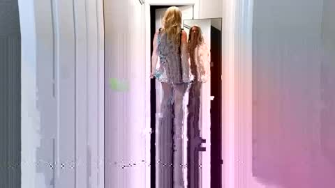 Kristal Mountain online show from October 21, 2:56 am