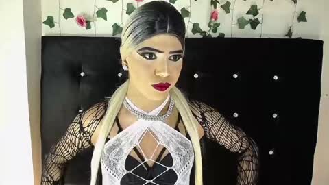 Snapshot of kristal_queen01 chatting on May 14, 7:37 am kristal_queen01 online show from May 14, 7:37 am