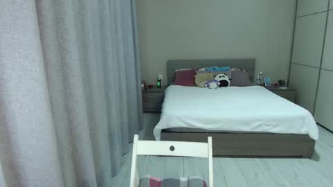 twitter    Annemarye 23 online show from March 8, 4:45 am