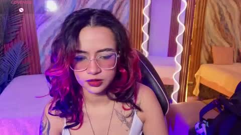 Snapshot of kristen_tay chatting on June 6, 2:38 am kristen_tay online show from June 6, 2:38 am