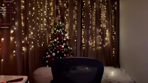 Kristen online show from December 18, 12:00 pm