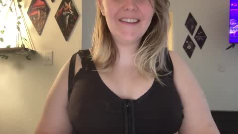 Kristi 3 online show from February 18, 4:16 pm