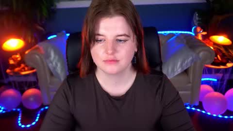 kristifoxy online show from March 6, 3:30 pm