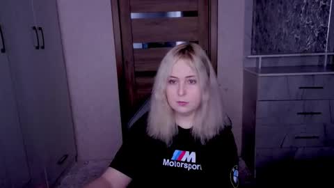 Snapshot of kristy_fran chatting on April 5, 8:39 pm Kristy online show from April 5, 8:39 pm