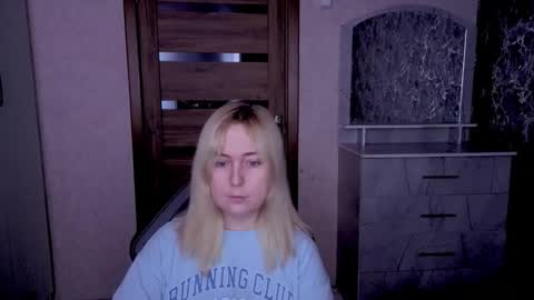 Snapshot of kristy_fran chatting on April 25, 8:50 pm Kristy online show from April 25, 8:50 pm