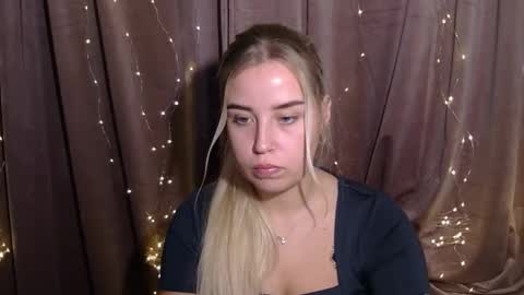 Snapshot of kristyflowers chatting on December 4, 3:21 pm KristyFlowers online show from December 4, 3:21 pm