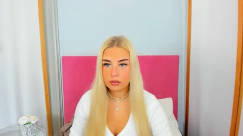 Snapshot of kristyflowers chatting on February 7, 6:14 am KristyFlowers online show from February 7, 6:14 am