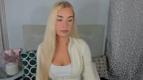 Snapshot of kristyflowers chatting on May 5, 3:20 pm KristyFlowers online show from May 5, 3:20 pm