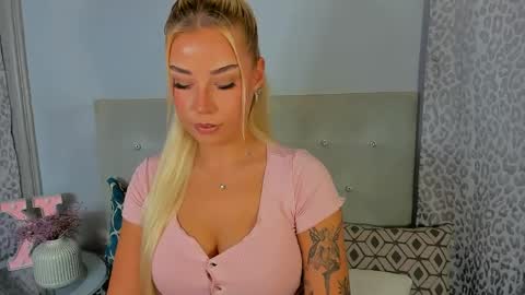 Snapshot of kristyflowers chatting on June 1, 2:19 pm KristyFlowers online show from June 1, 2:19 pm