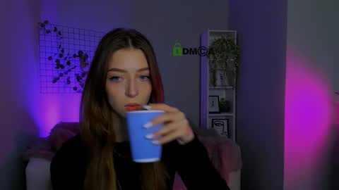 Snapshot of kristylovee chatting on September 20, 9:21 am Kristy online show from September 20, 9:21 am