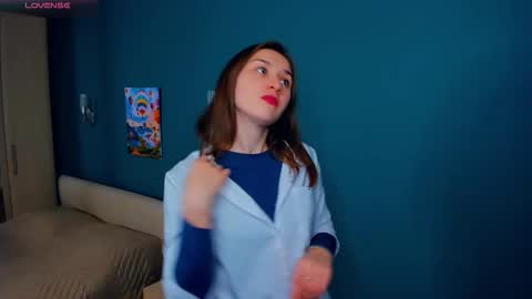 Snapshot of kristynhoughland chatting on November 18, 4:55 pm Misty online show from November 18, 4:55 pm